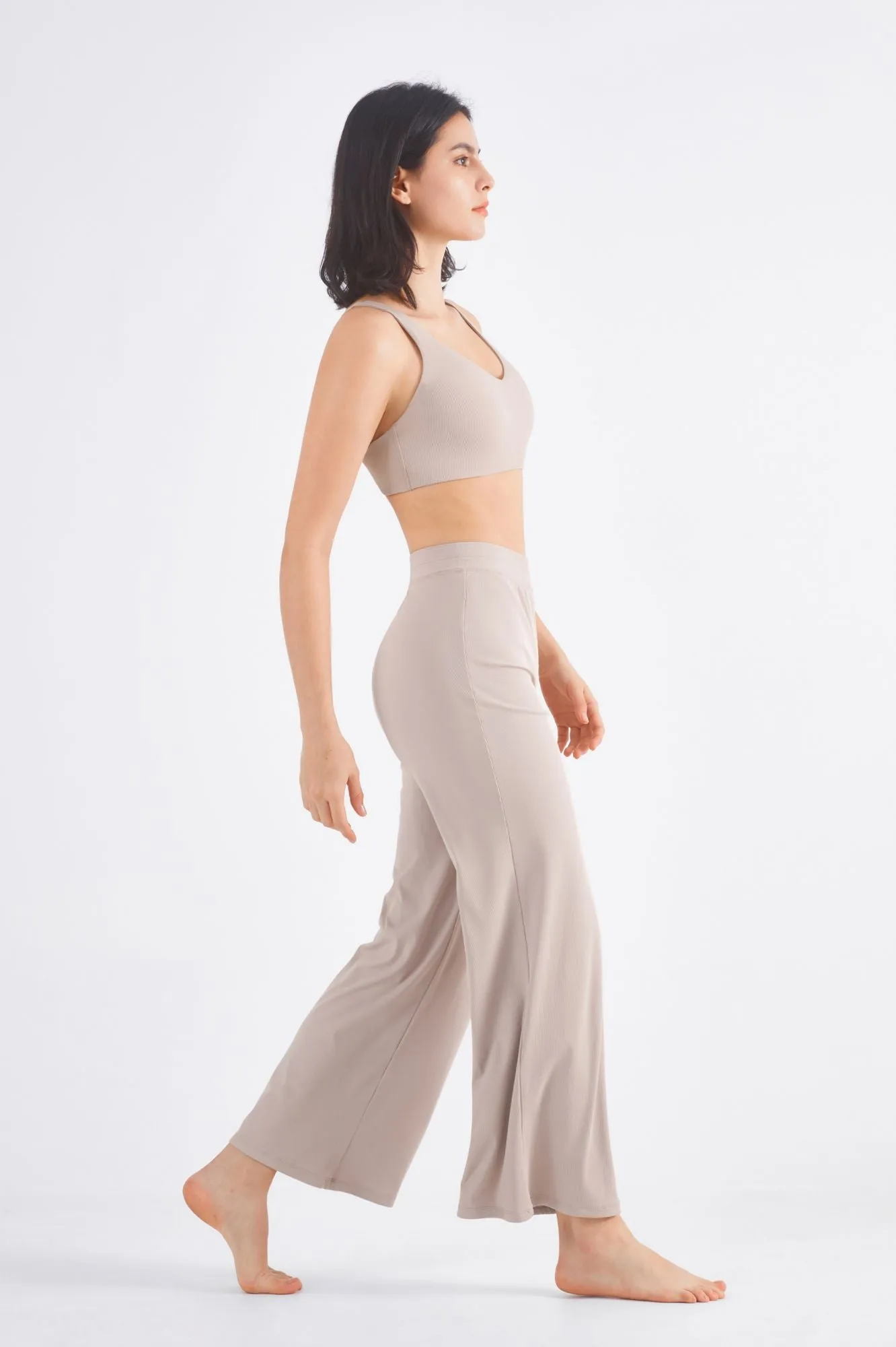 Ribbed Y-Back Sports Bra & Wide-Leg Yoga Pants Set