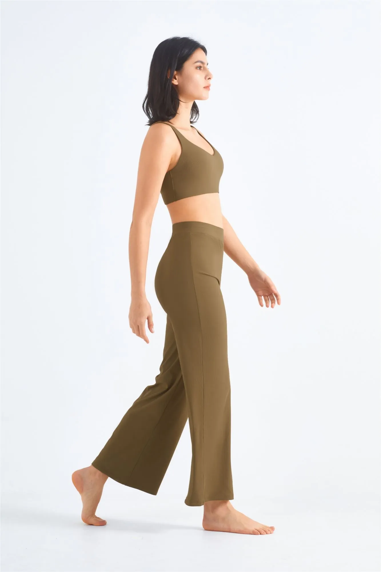 Ribbed Y-Back Sports Bra & Wide-Leg Yoga Pants Set