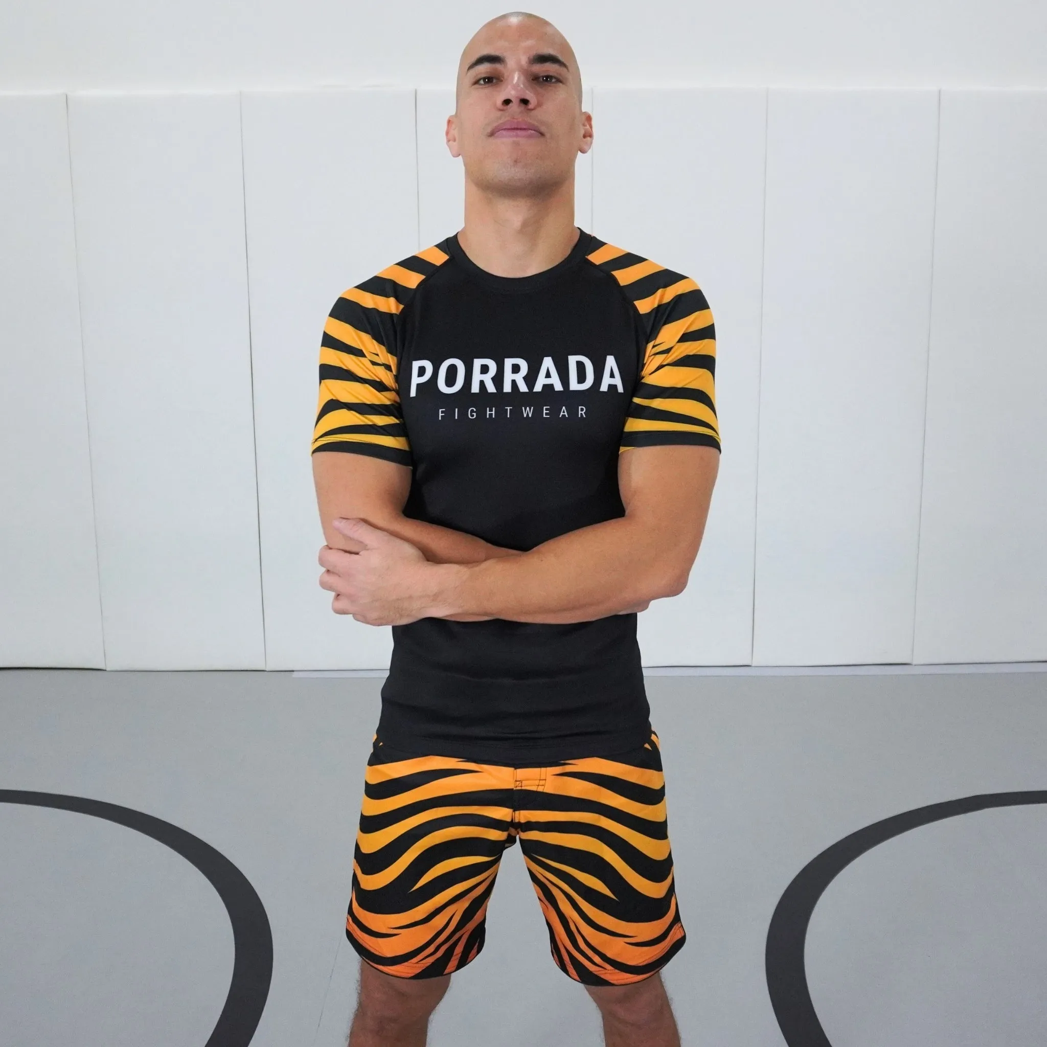TIGER SHORT SLEEVE RASH GUARD